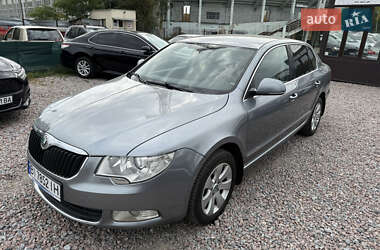 Лифтбек Skoda Superb 2012 в 