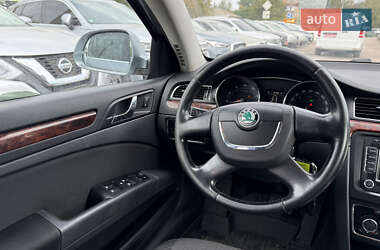 Лифтбек Skoda Superb 2012 в 
