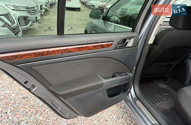 Лифтбек Skoda Superb 2012 в 
