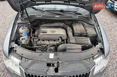 Лифтбек Skoda Superb 2012 в 