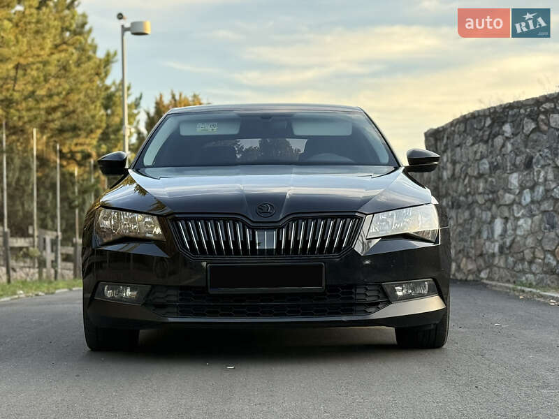 Лифтбек Skoda Superb 2016 в Днепре