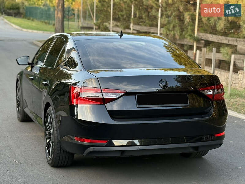 Лифтбек Skoda Superb 2016 в Днепре
