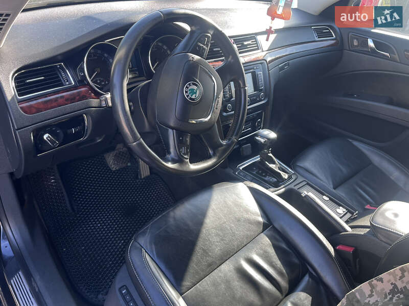 Универсал Skoda Superb 2012 в Самборе