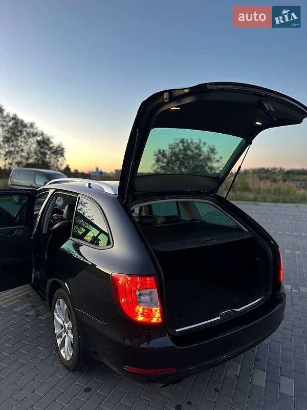 Универсал Skoda Superb 2012 в Ровно