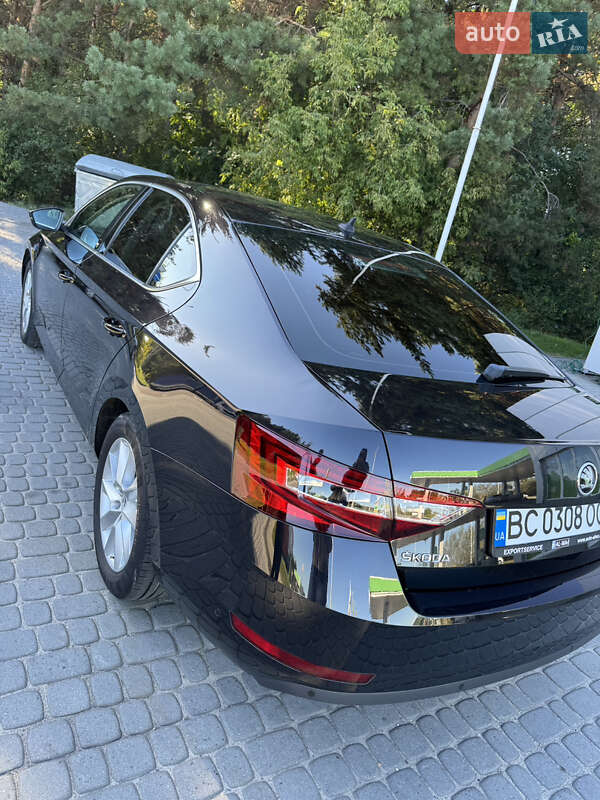 Лифтбек Skoda Superb 2017 в Бродах