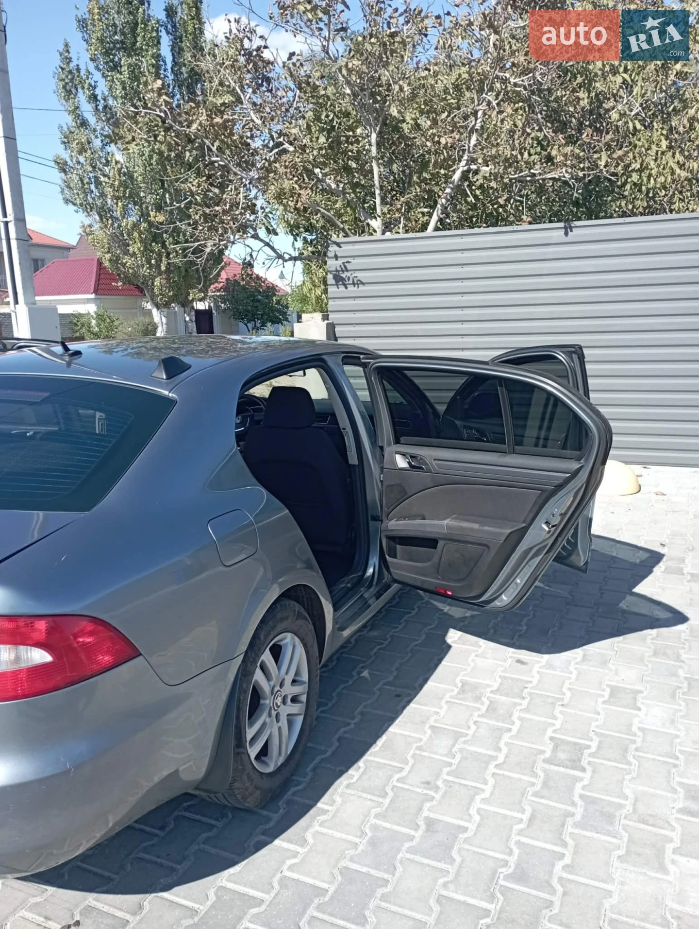 2010 Skoda Superb - мініатюра 4