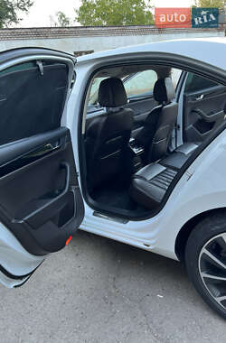 Лифтбек Skoda Superb 2016 в 