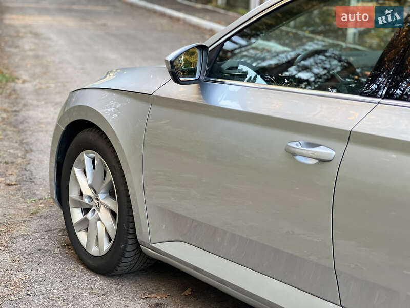 Универсал Skoda Superb 2019 в Дубно