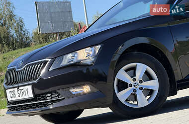 Лифтбек Skoda Superb 2019 в 
