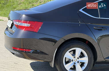 Лифтбек Skoda Superb 2019 в 