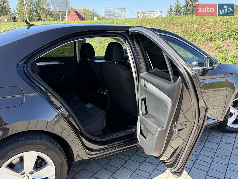 Лифтбек Skoda Superb 2019 в Стрые