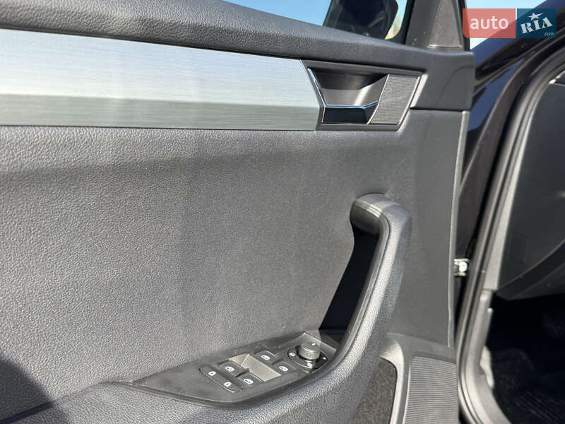 Лифтбек Skoda Superb 2019 в Стрые