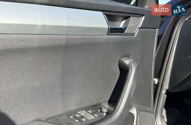 Лифтбек Skoda Superb 2019 в 