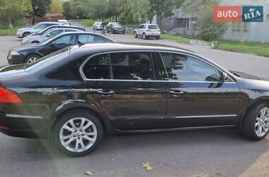 Лифтбек Skoda Superb 2014 в 