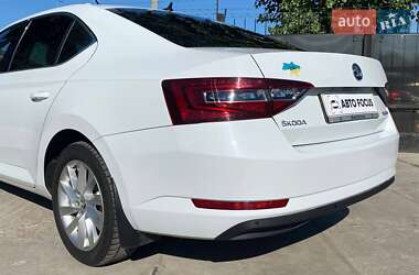 Лифтбек Skoda Superb 2019 в 