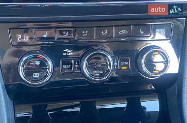 Лифтбек Skoda Superb 2019 в 