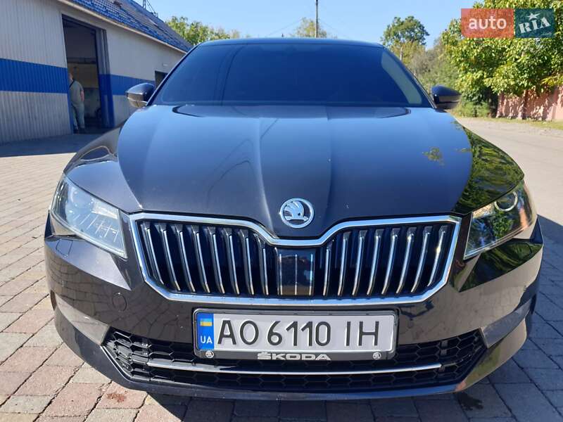 Лифтбек Skoda Superb 2017 в Мукачево