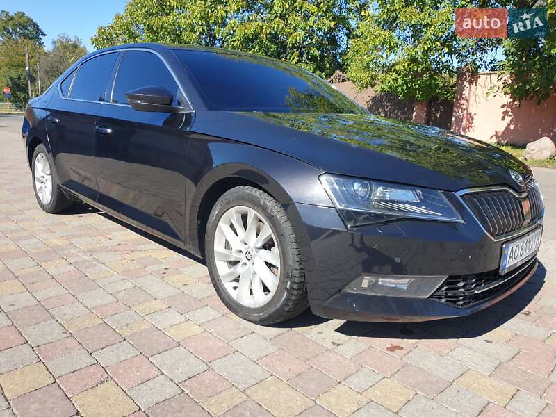 Лифтбек Skoda Superb 2017 в Мукачево