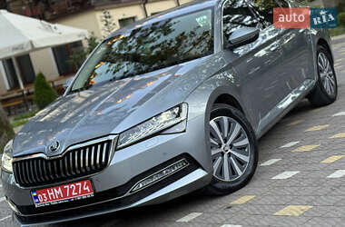 Лифтбек Skoda Superb 2021 в 