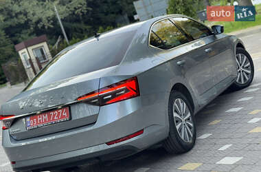 Лифтбек Skoda Superb 2021 в 