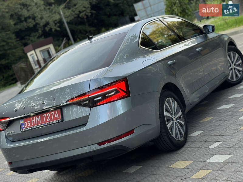 Лифтбек Skoda Superb 2021 в Трускавце