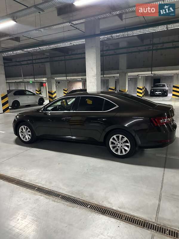 Лифтбек Skoda Superb 2018 в Киеве