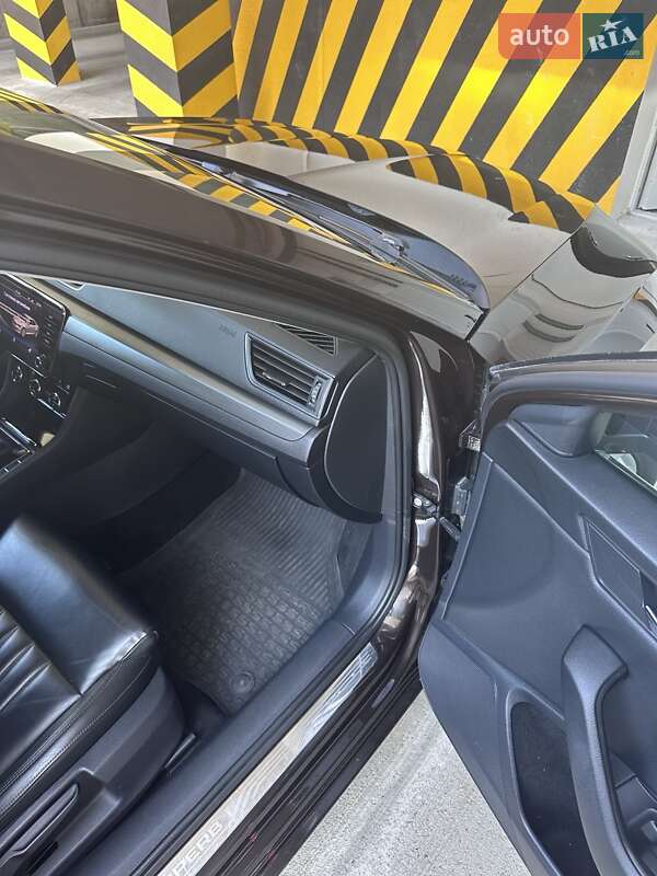 Лифтбек Skoda Superb 2018 в Киеве