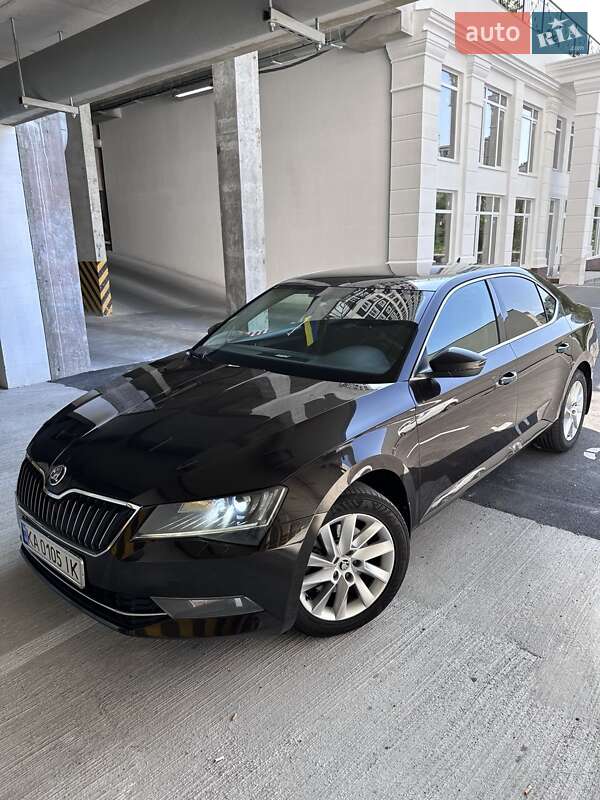 Лифтбек Skoda Superb 2018 в Киеве