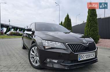 Лифтбек Skoda Superb 2016 в 