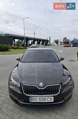 Лифтбек Skoda Superb 2016 в 