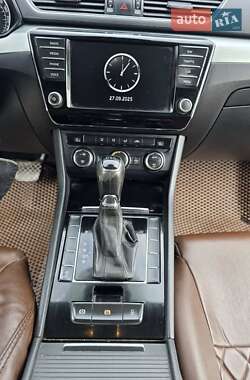 Лифтбек Skoda Superb 2016 в 