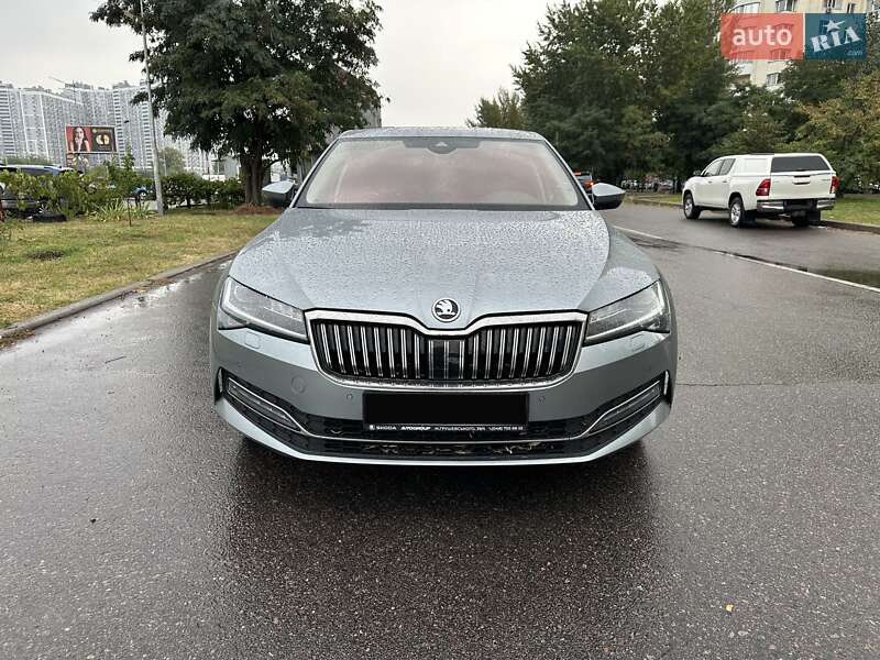 Лифтбек Skoda Superb 2021 в Киеве