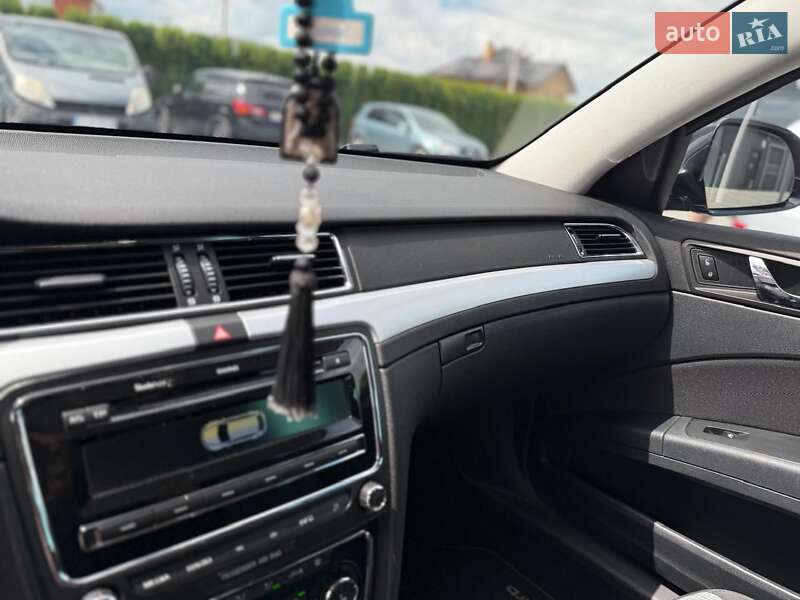 Универсал Skoda Superb 2013 в Луцке