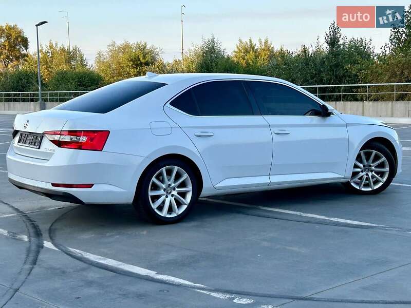 Лифтбек Skoda Superb 2015 в Киеве фото 13 Лифтбек Skoda Superb 2015 в Киеве
