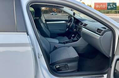 Лифтбек Skoda Superb 2015 в 