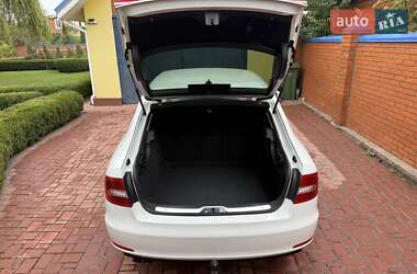 Лифтбек Skoda Superb 2013 в 