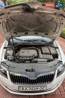Лифтбек Skoda Superb 2013 в 