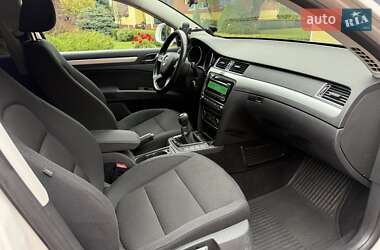 Лифтбек Skoda Superb 2013 в 