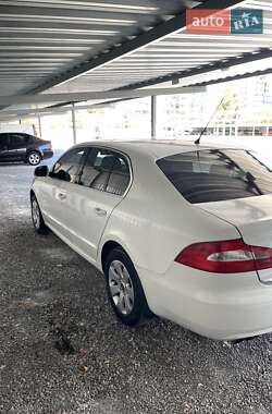 Лифтбек Skoda Superb 2008 в 