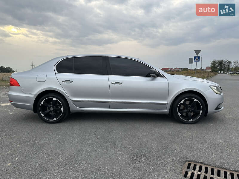 Лифтбек Skoda Superb 2013 в Виннице