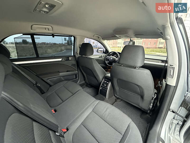 Лифтбек Skoda Superb 2013 в Виннице