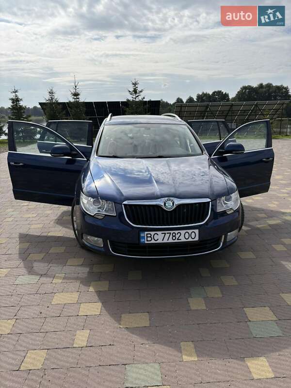 Универсал Skoda Superb 2010 в Перемышлянах
