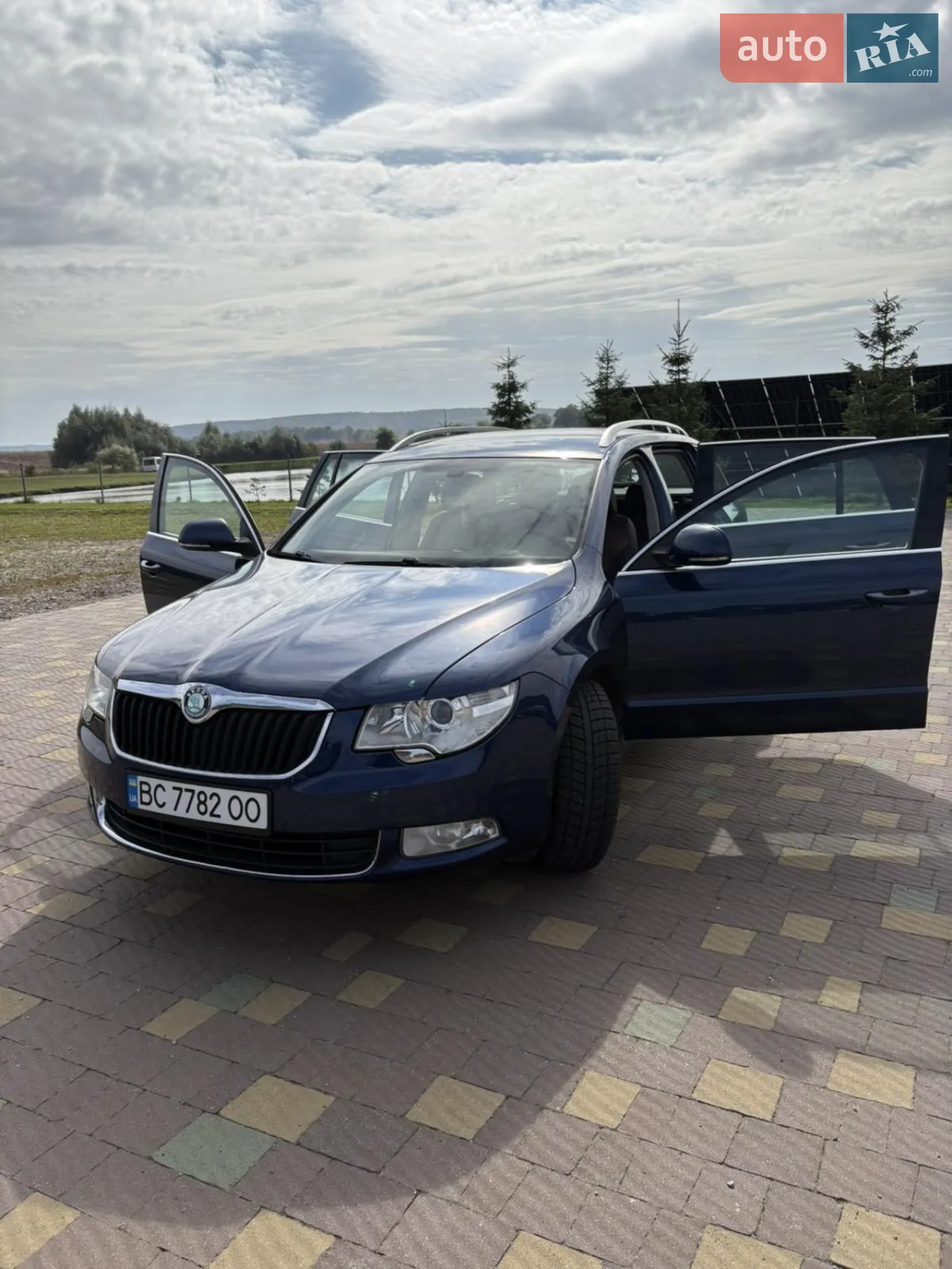 2010 Skoda Superb - мініатюра 5