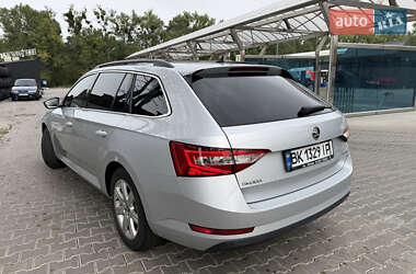 Универсал Skoda Superb 2017 в 