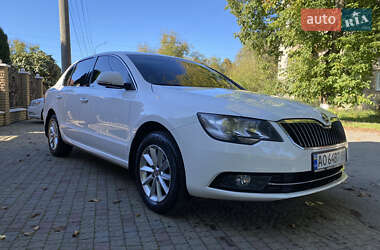 Ліфтбек Skoda Superb 2013 в  фото 5 Ліфтбек Skoda Superb 2013 в