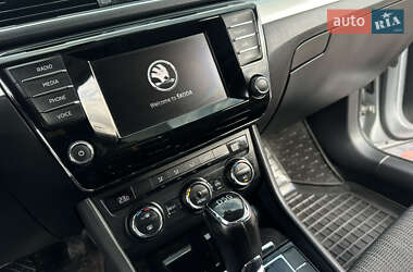 Лифтбек Skoda Superb 2016 в 
