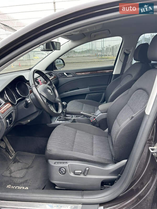 Лифтбек Skoda Superb 2014 в Львове