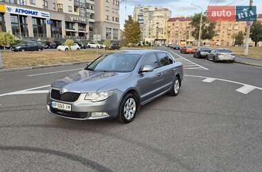 Лифтбек Skoda Superb 2012 в 