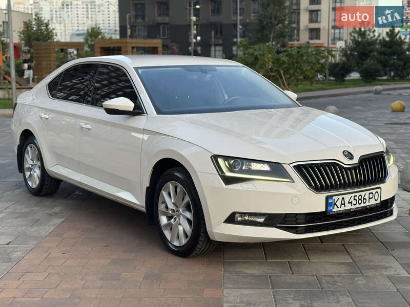 Лифтбек Skoda Superb 2018 в Киеве