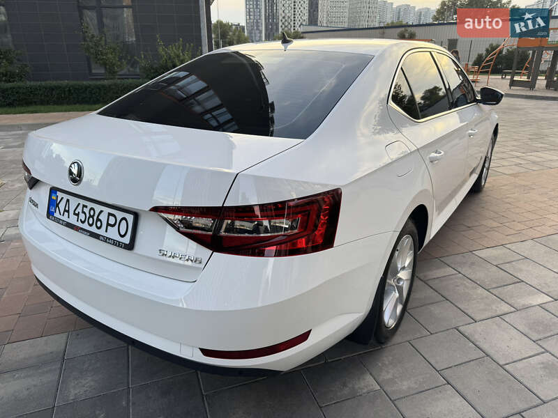 Лифтбек Skoda Superb 2018 в Киеве